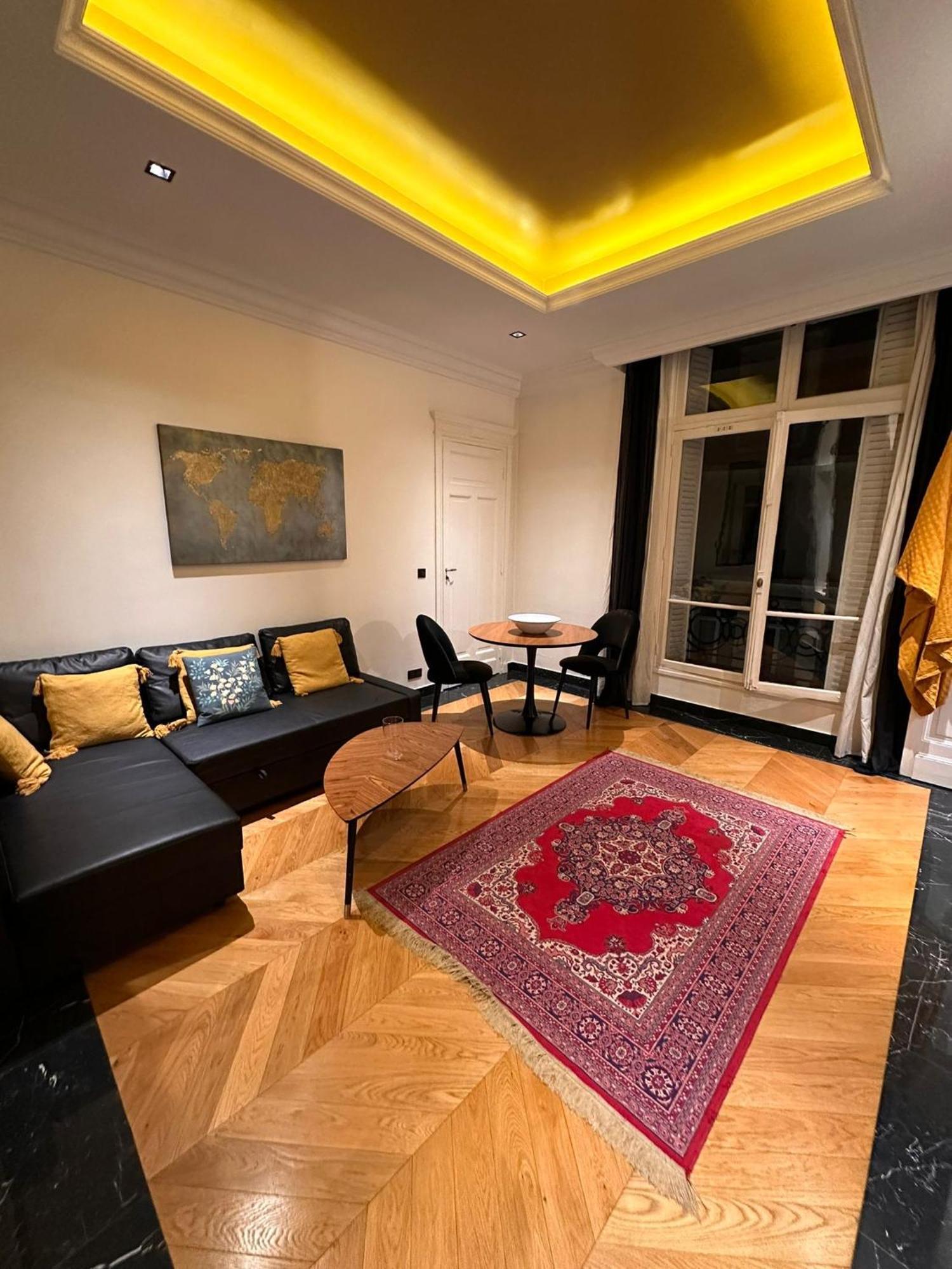 Appartement Cosy Sur Les Champs-Elysees Renoved Paris Exterior photo